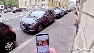 Flora Milano: Salds students ar brillēm mīl sūkāt &amp;amp; ride gailis! Snap-fuck.com