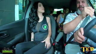 Cô são paulo khỏa thân trong xe và muốn làm tình