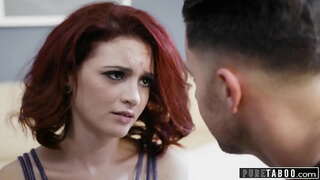 Escort Insiste En Chupando Pau No Baño Público