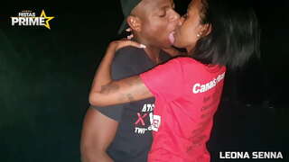 Must mees sööb kõhn tuss koos oma hiiglasliku mast