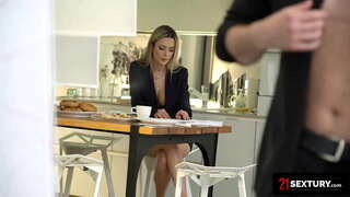 Румынская Красуня Любіць Добры Трах Ў Дупу, Каб Пачаць Свой Дзень