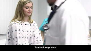 Извращенный доктор дает альтернативное лечение своему пациенту