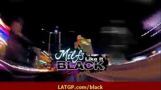 Горячая зрелая милфа на большом чёрном члене