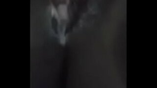 вялікія тоўстыя жанчыны гуляюць з кіскам