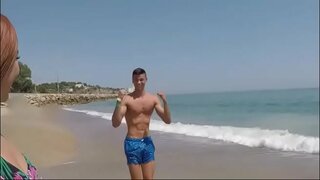 Маладая Кітым Лаў любіць трахацца з хлопцамі ў цэнтры краіны!