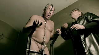 Jeng April - Ireng catsuit latek abdi wis digunakake